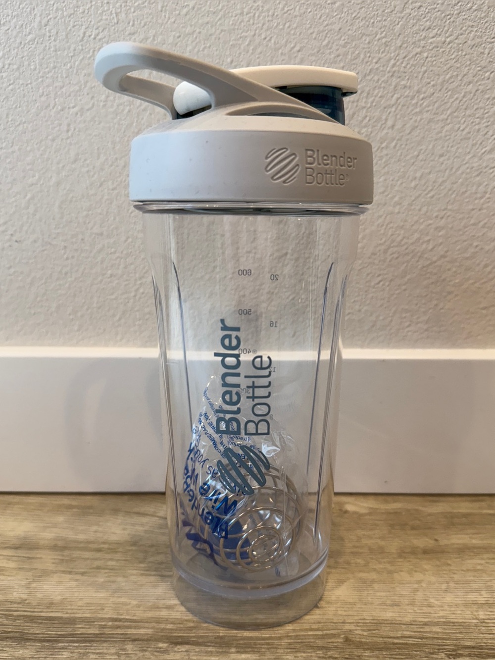 BlenderBottle Shaker On the go Pre Workout Protein Electrolytes Greens Mixer NEW - Picture 9 of 9